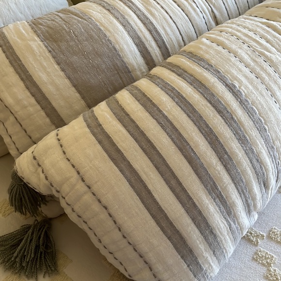 Hearth & Hand | Oversized Lumbar Pillow - Picture 5 of 7